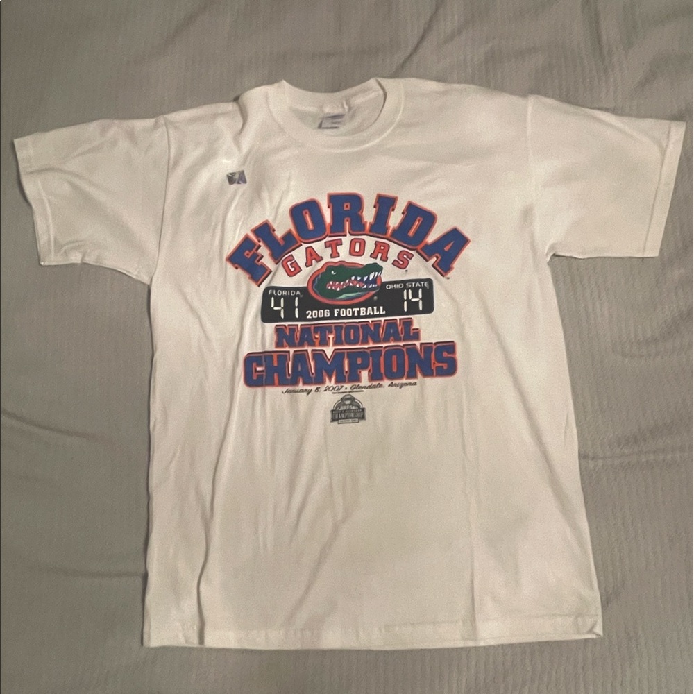 FLORIDA GATORS 2006 National Champions Gildan White Mens Large T-Shirt BRAND NEW